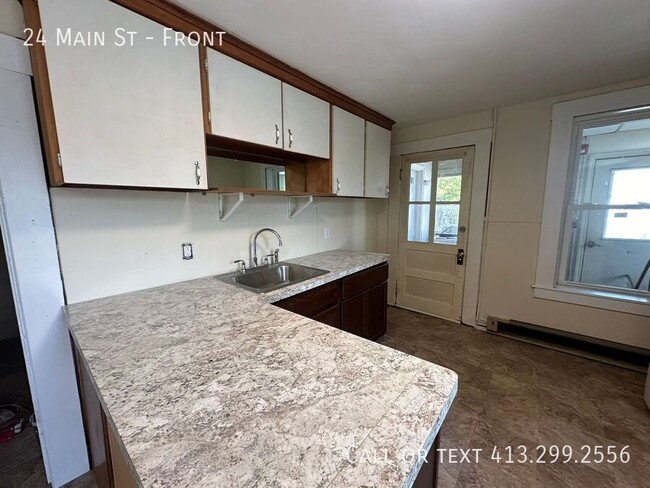 Building Photo - Charming 2 Bedroom, 2 Bathroom Apartment i...