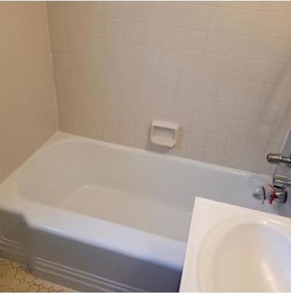 Building Photo - 3357 Dellwood Ave