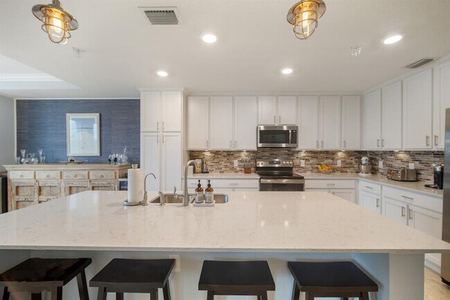 Building Photo - 910 Tidewater Shores Loop