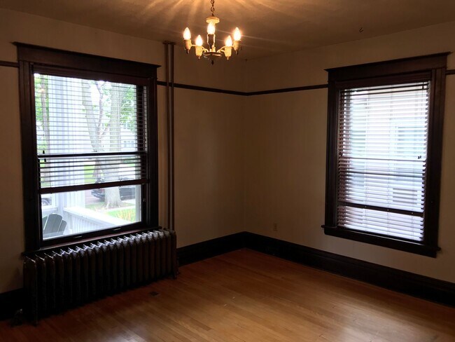 Building Photo - 715 S Phillips Ave