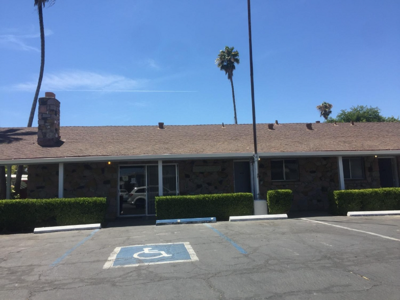 Building Photo - 7739 Whispering Palms Dr