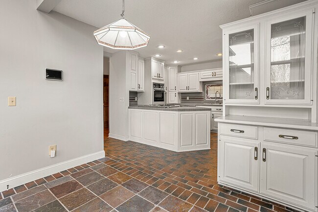 Building Photo - 274 Elkins Rd