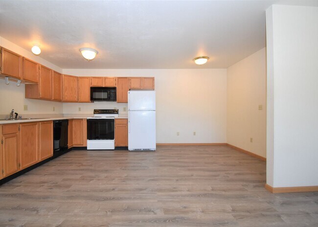 Building Photo - Beautiful 2 bedroom apartment with attache...
