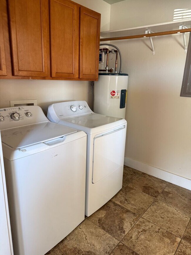 Building Photo - 3 Bedroom 2 Bathroom South of Bozeman!