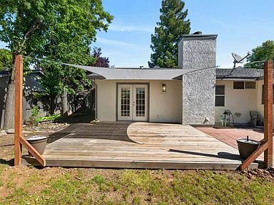 Building Photo - 3 bedroom 2 bath in Dry Creek School District.