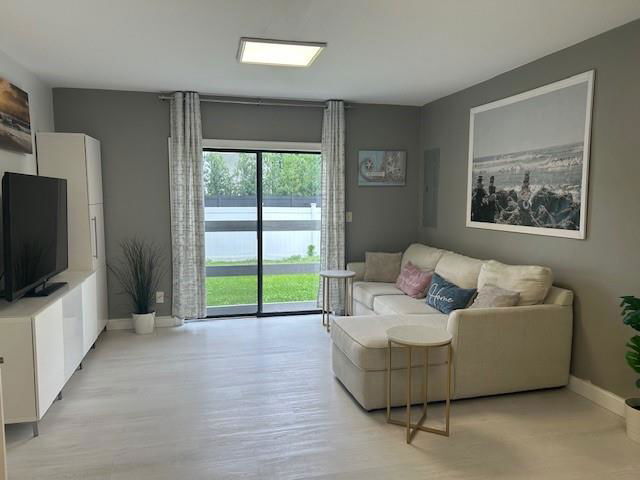 Building Photo - 245 189th Terrace