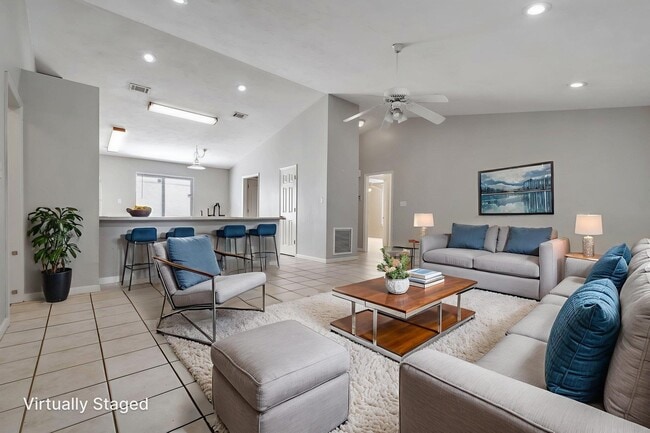 Building Photo - 712 W Brevard St