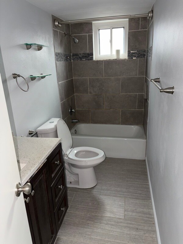 Building Photo - 3457 Evergreen Rd