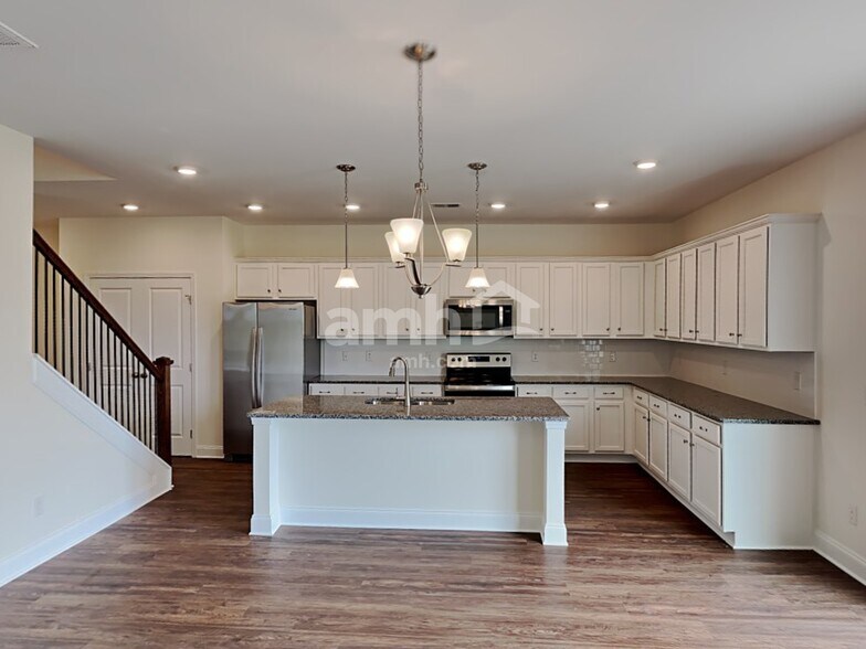 Building Photo - 1100 Amberly Wy