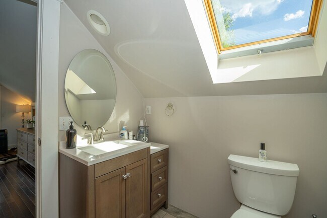 Building Photo - Charming 2-Bed, 2-Bath Loft Home in Old To...