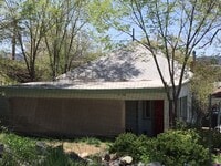 Building Photo - 606 S Montezuma St