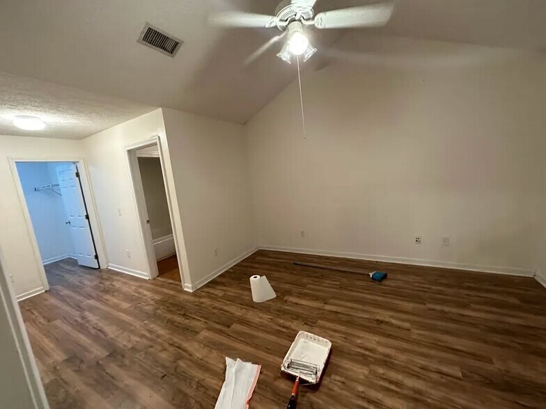 UpStairs Bedroom - 367 Jack Hampton Dr