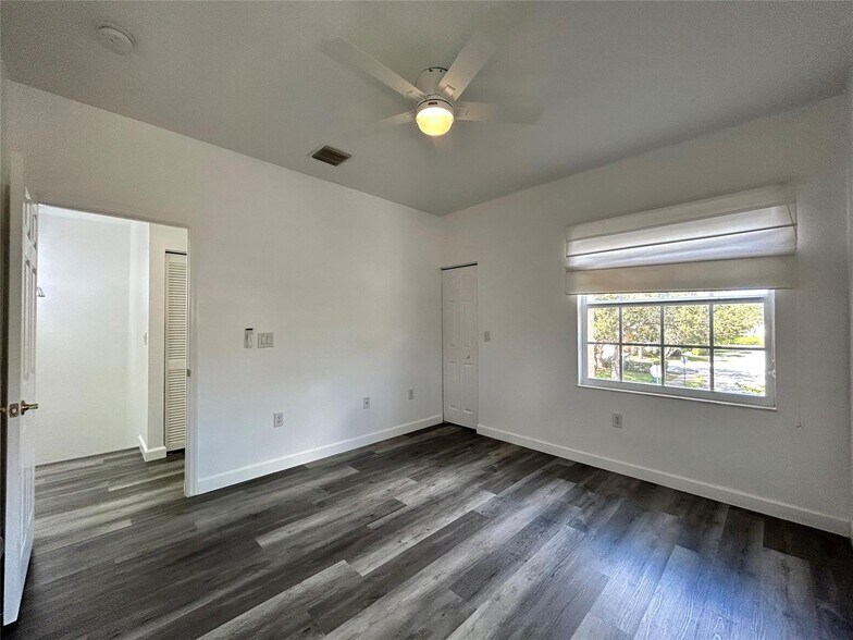 Building Photo - 604 NW 170th Ter