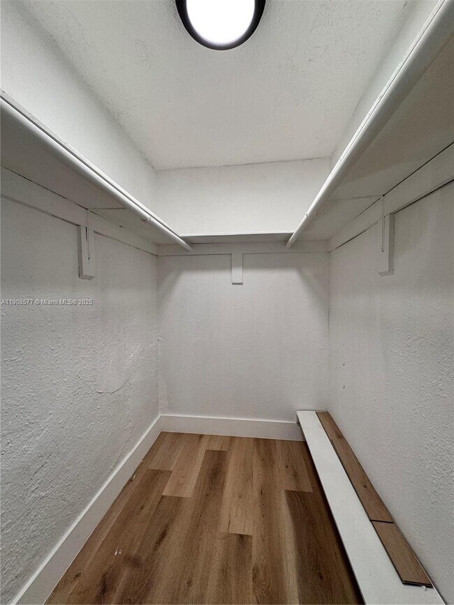 Building Photo - 1613 NW 45th St