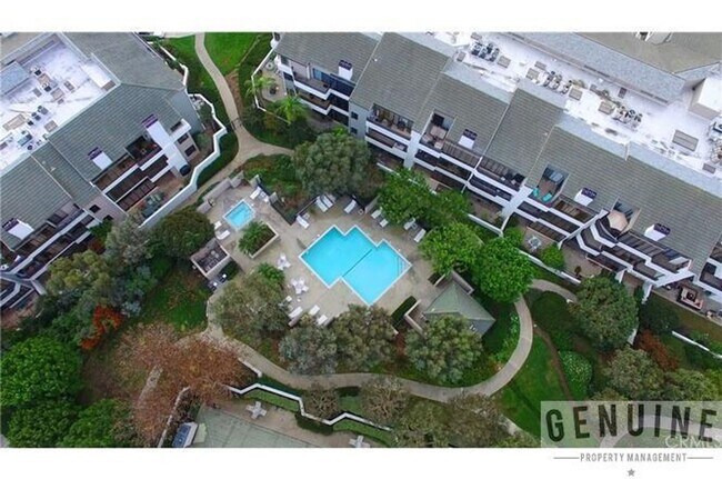 Building Photo - Remodeled 2Bd 2Ba Condo in Newport