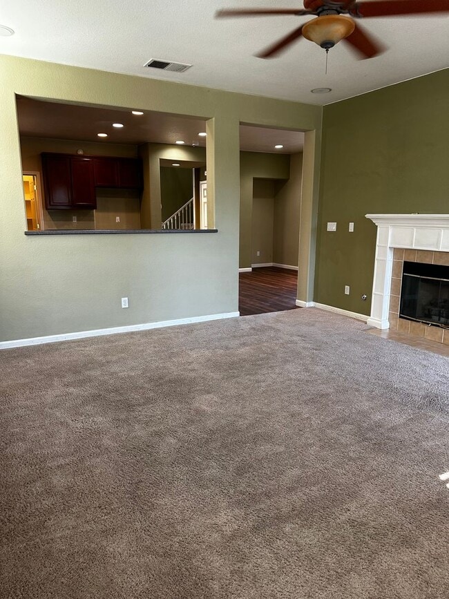 Building Photo - Near Tracy Sports Complex, $500.00 off the first full months rent with possession by 2/1/2026