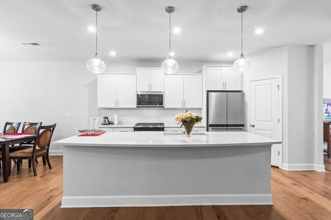 Building Photo - 5467 Fountainhead Ln