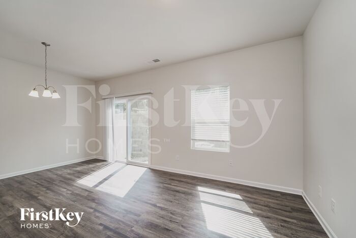 Building Photo - 10740 Rivergate Dr NW