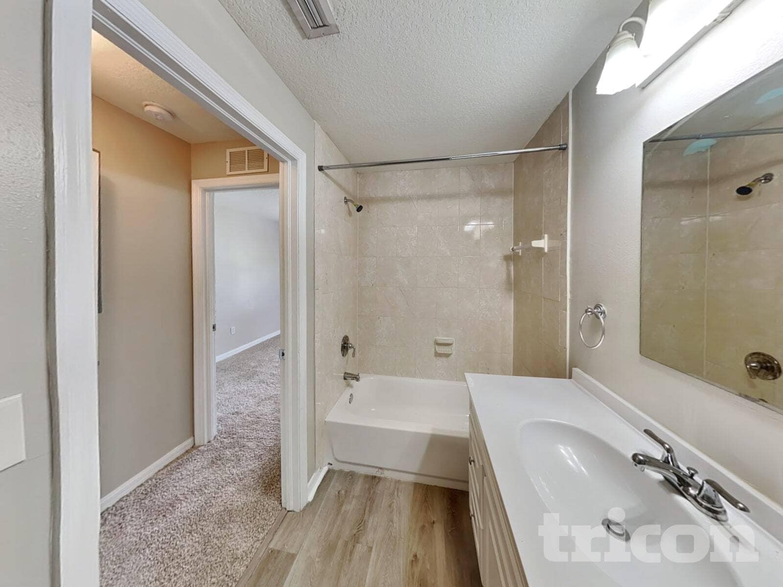 Building Photo - 4409 Venice Dr