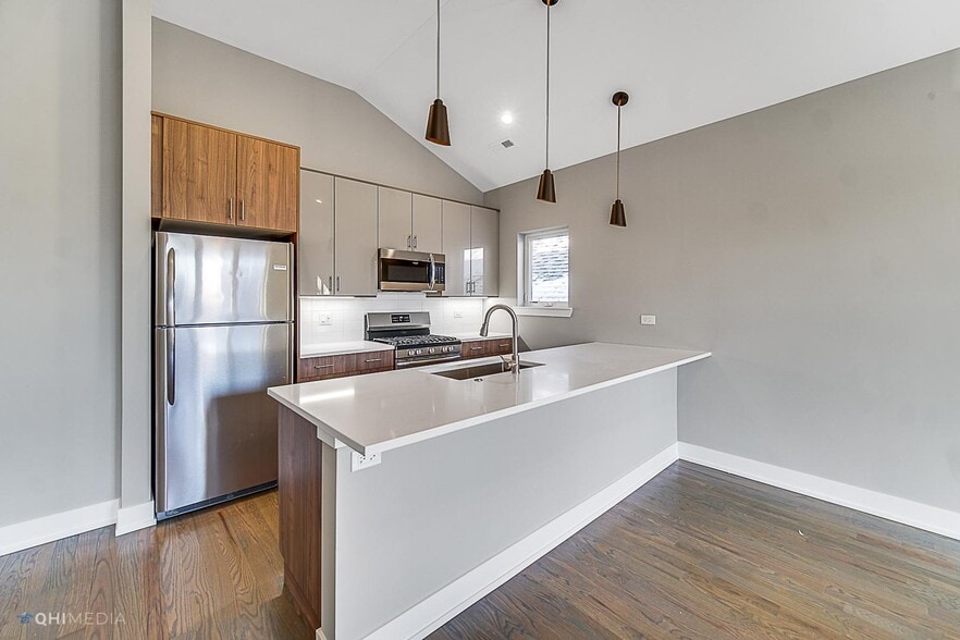 Building Photo - 1734 W Cullerton St