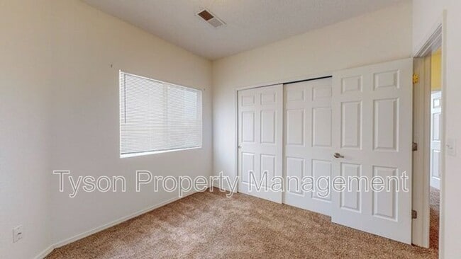 Building Photo - 1035 Maroa St NW