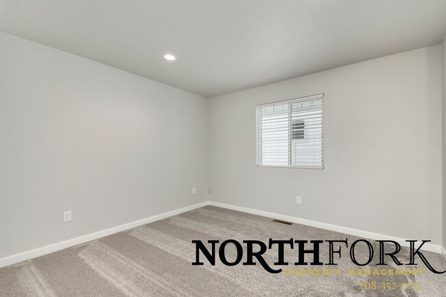 Building Photo - This New Meridian Home is Waiting For You!