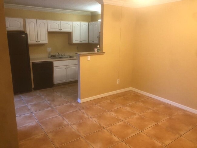 Building Photo - 1717 Vista Oaks Cir NE
