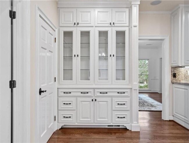 Building Photo - 755 River Gate Dr