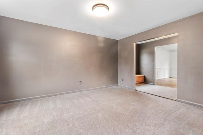 Building Photo - 45 Wyndmont Way