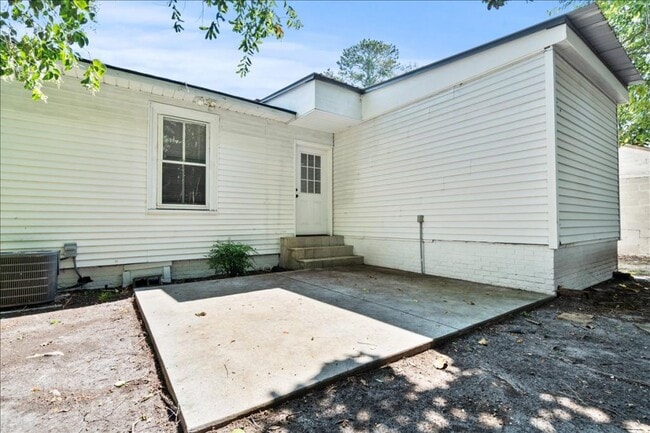 Building Photo - 109 Winston St