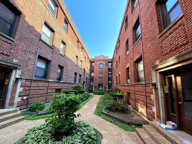 Primary Photo - 931 W Sunnyside Ave
