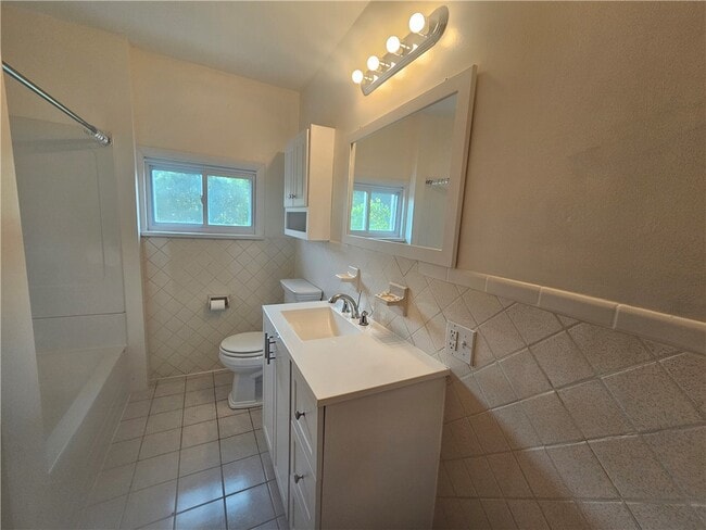 Building Photo - 4842 Farnsworth Rd