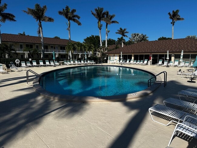 Building Photo - 167 N Collier Blvd