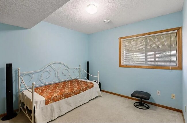 Building Photo - 2142 Groveland Way