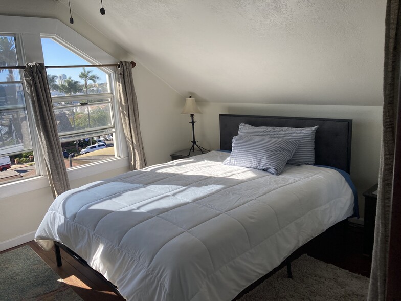 Building Photo - 1044 23rd St