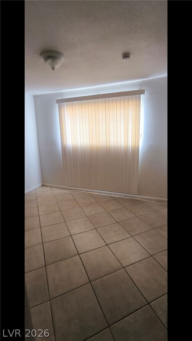 Building Photo - 412 W Monroe Ave