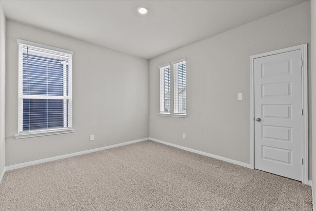 Building Photo - 700 Topwater Trl