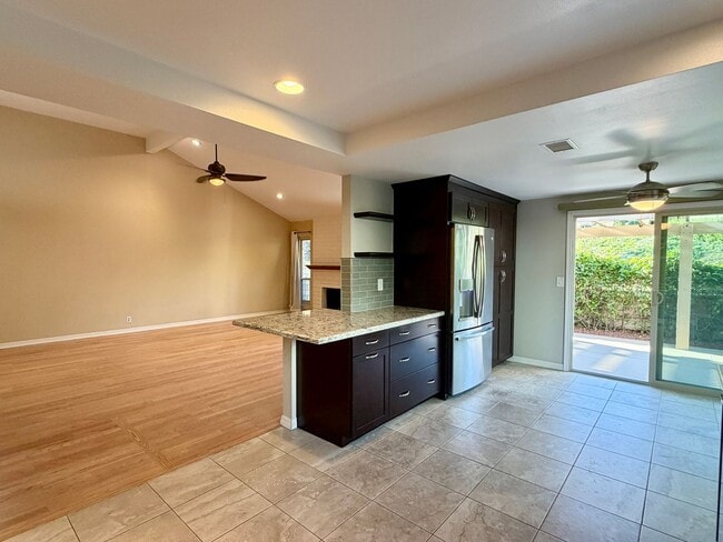 Building Photo - Spacious Three Bedroom in the Sunrise Pointe Community