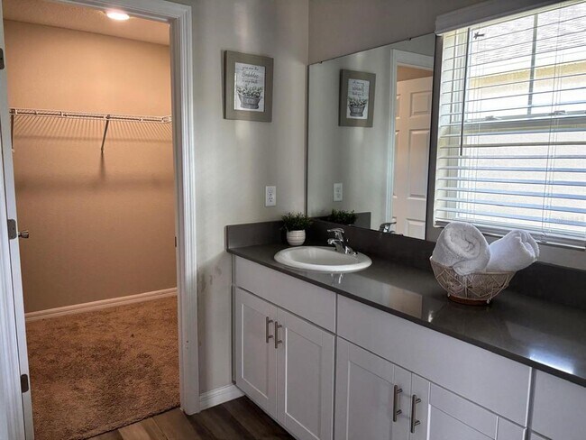 Building Photo - 5365 Maddie Dr