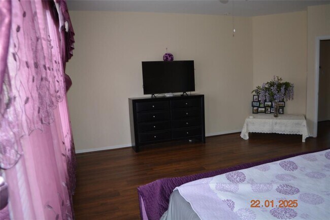 Building Photo - 8307 Red Rooster Ln