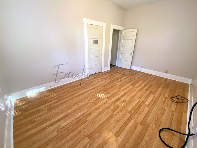 Building Photo - Modern Upgrades + Classic Charm – 2BR Dupl...