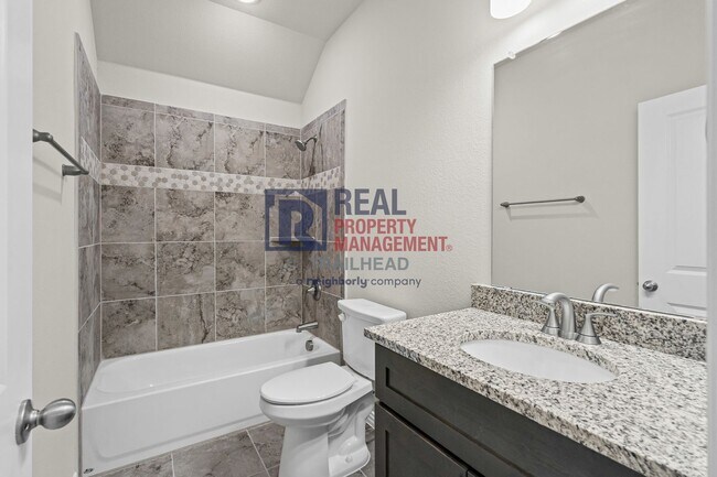 Building Photo - Stunning 4-Bed, 2-Bath Home in a Great Loc...