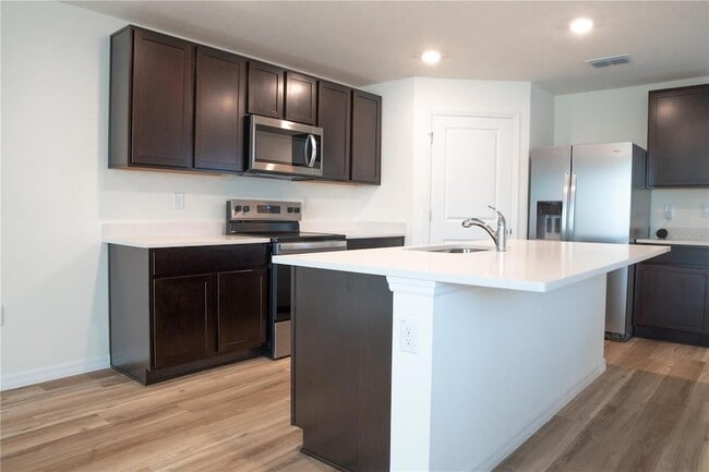 Building Photo - 2894 NE 21st Ct Rd