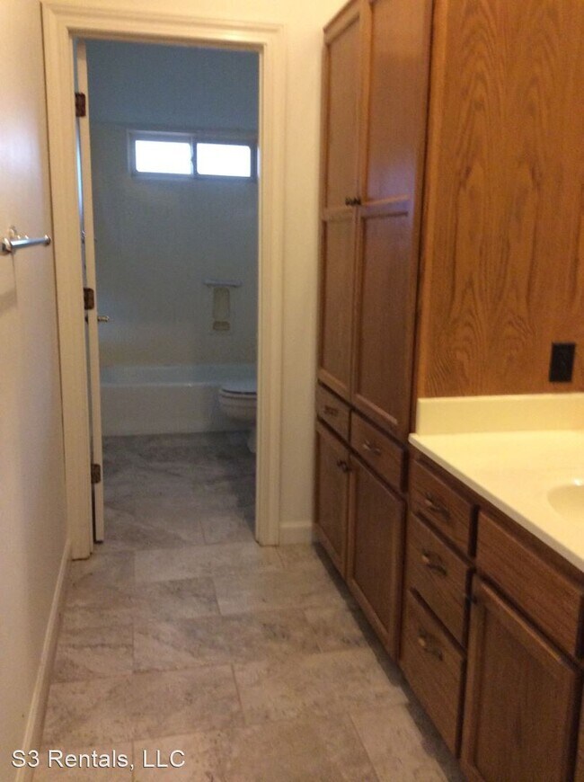 Building Photo - 4 br, 3 bath House - 2542 Brighton Circle