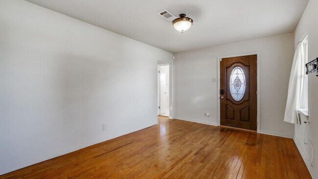 Building Photo - 4313 Bonnie Dr