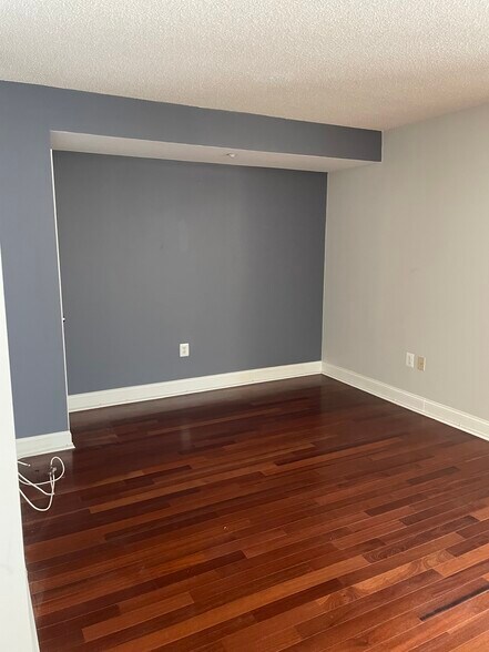 Building Photo - 1150 K St NW
