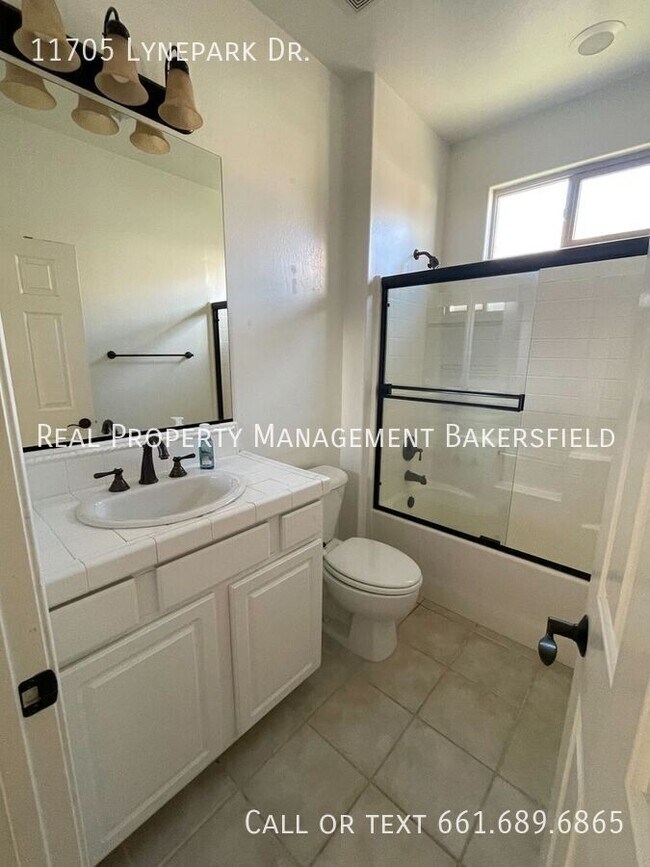 Building Photo - 11705 Lynepark Dr