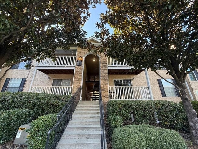 Building Photo - 3160 7 Pines Ct