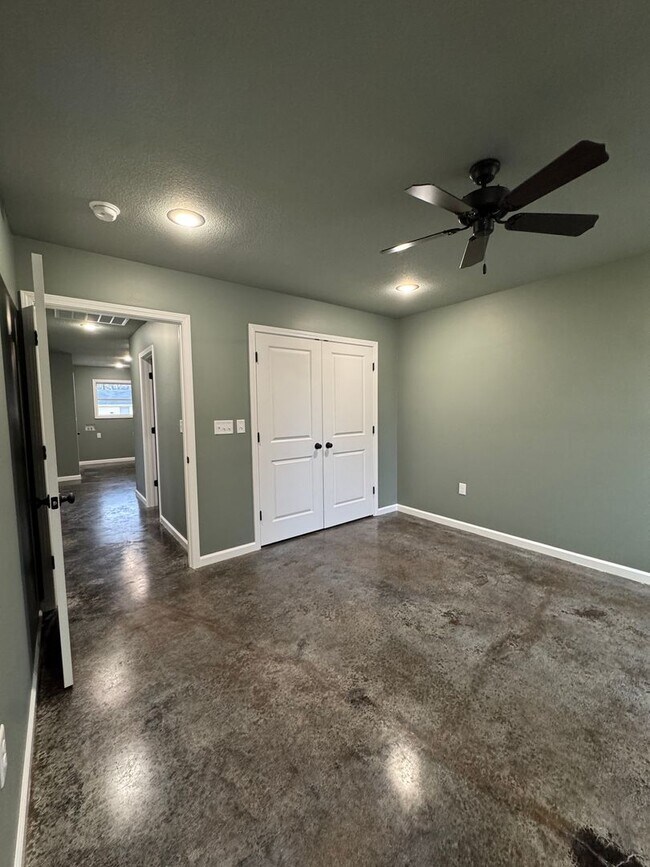 Building Photo - Brand New 3 Bed / 2 Bath In Trumann Available Now!