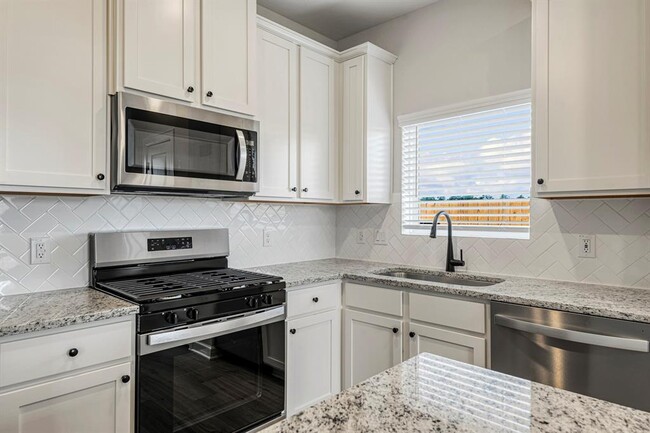 Building Photo - 15671 Honey Cv Dr